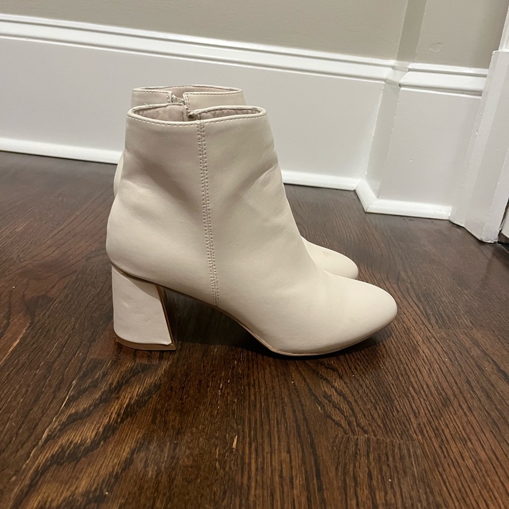 XOXO Boots / Booties with heel